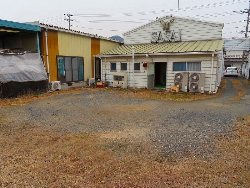 駐車場（店舗裏）